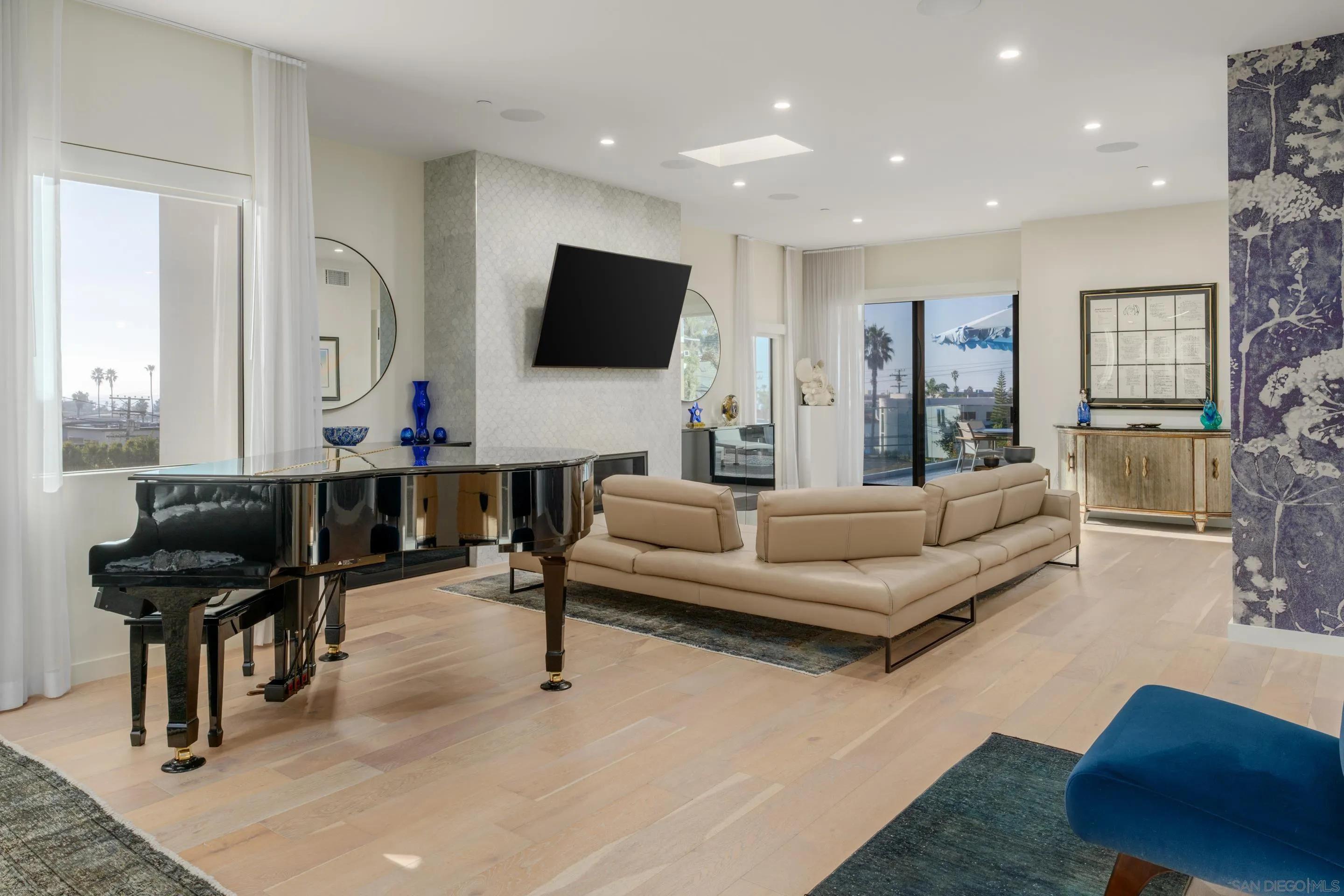 1224 Virginia Way
