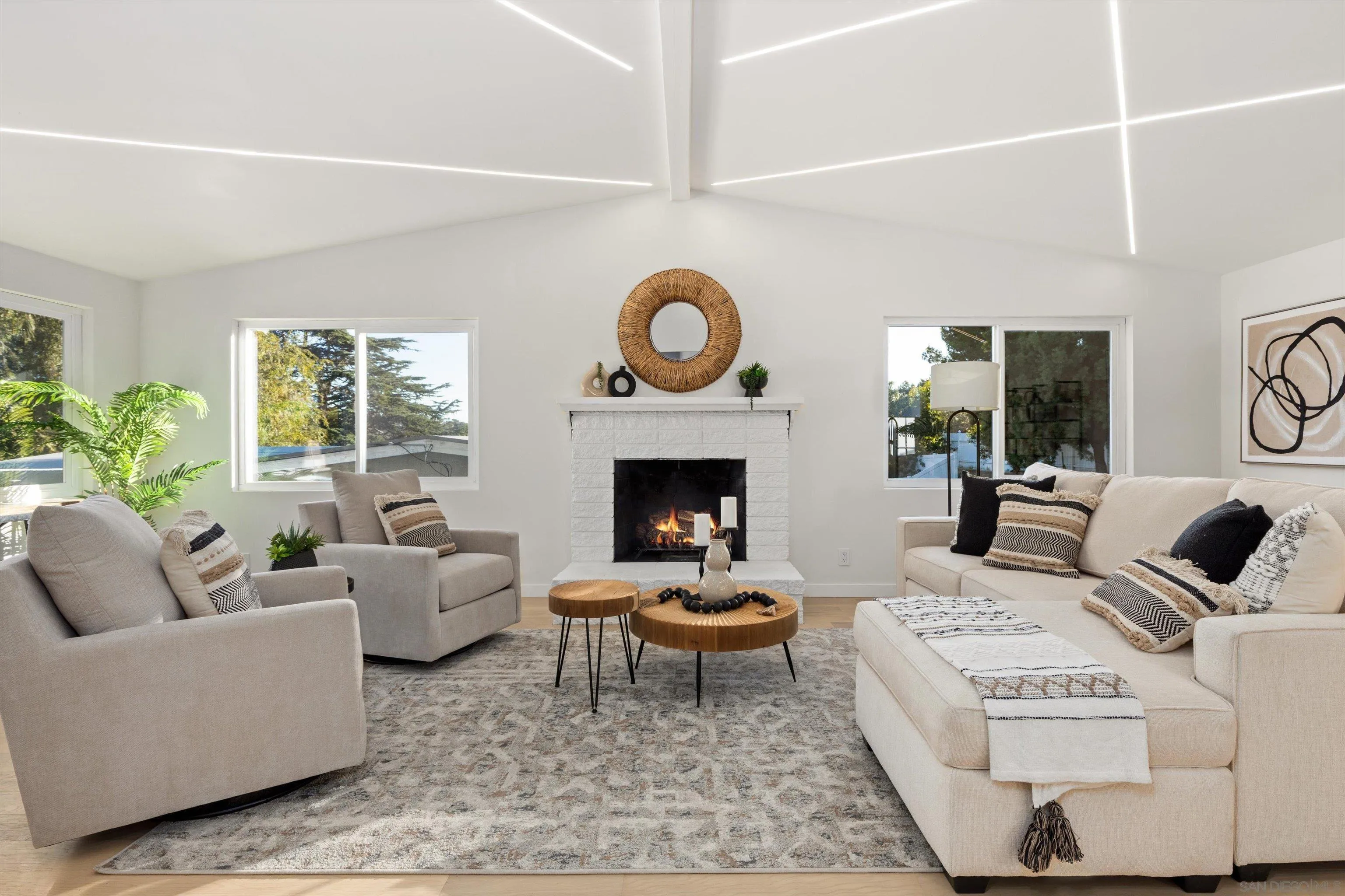 1048 Anza Ave.