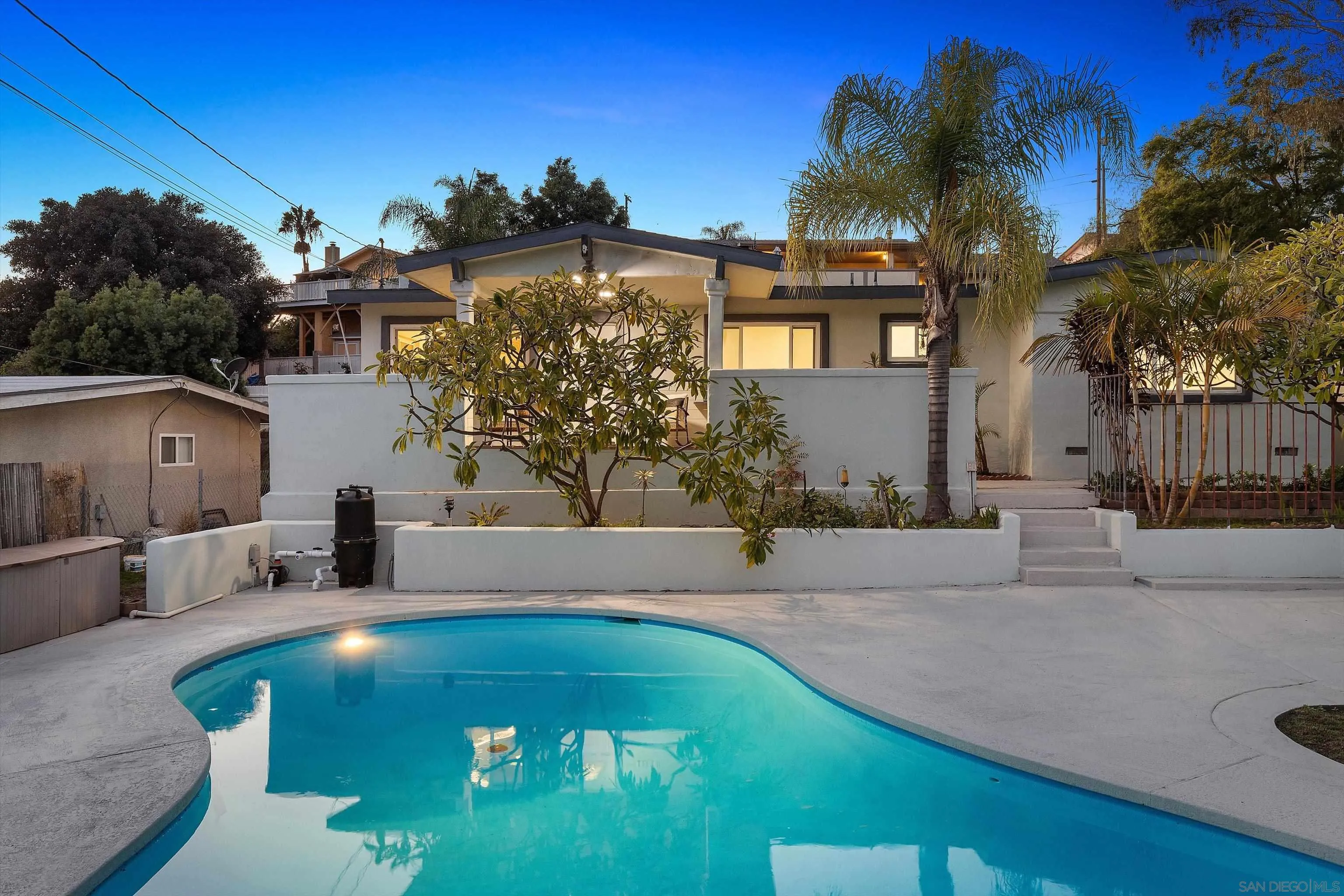 1048 Anza Ave.