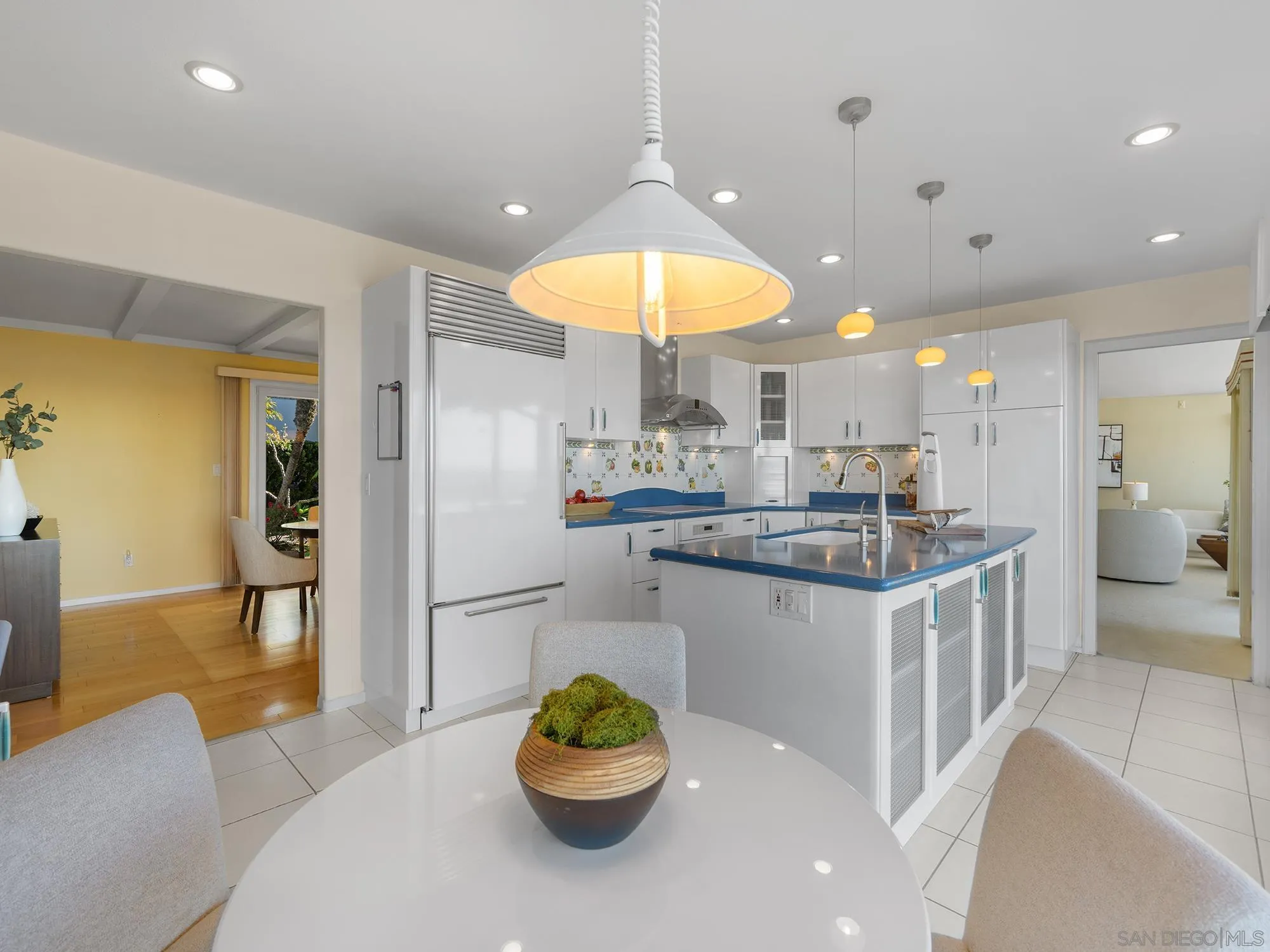 6424 El Camino Del Teatro