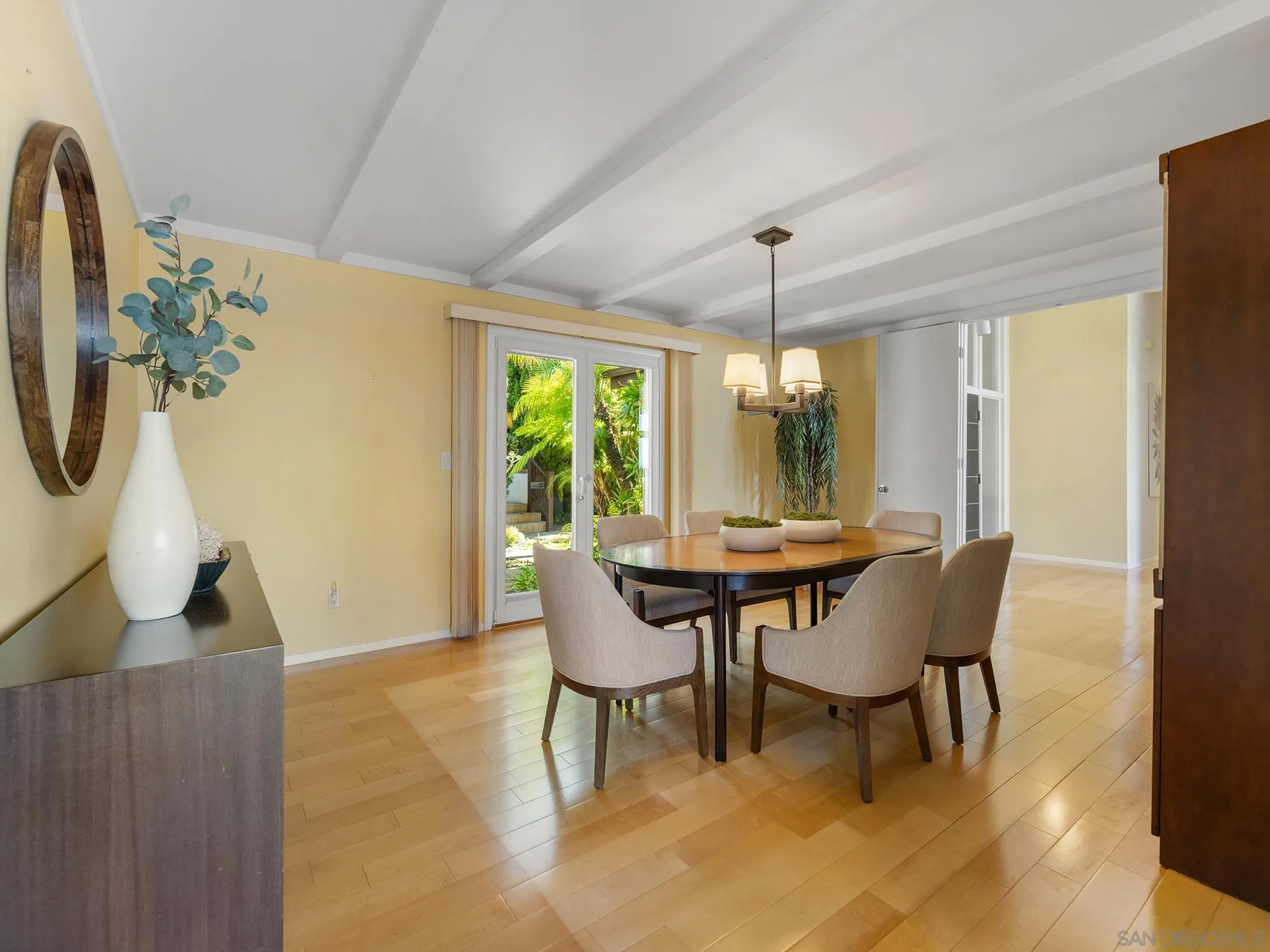 6424 El Camino Del Teatro