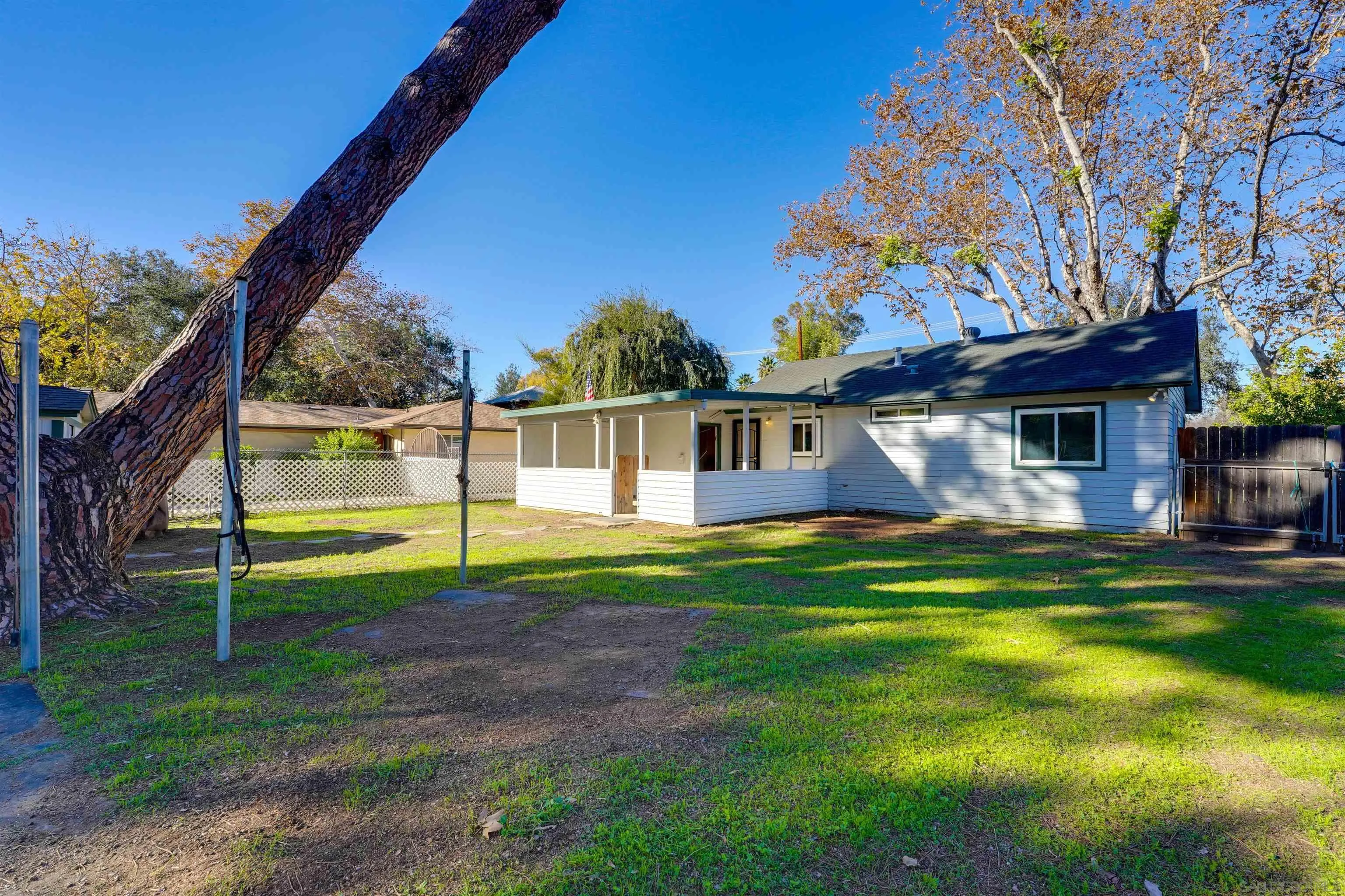 14153 Ezra Ln