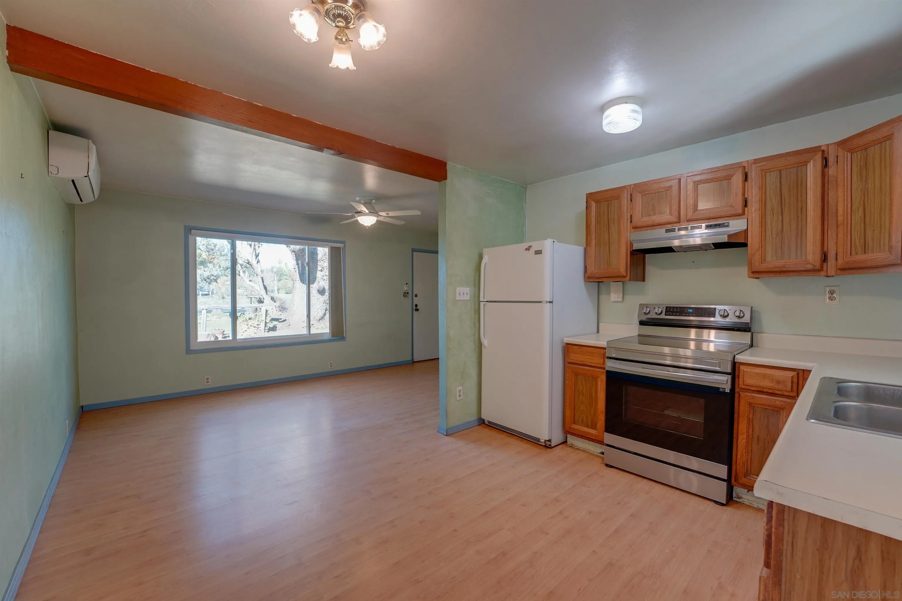 14153 Ezra Ln