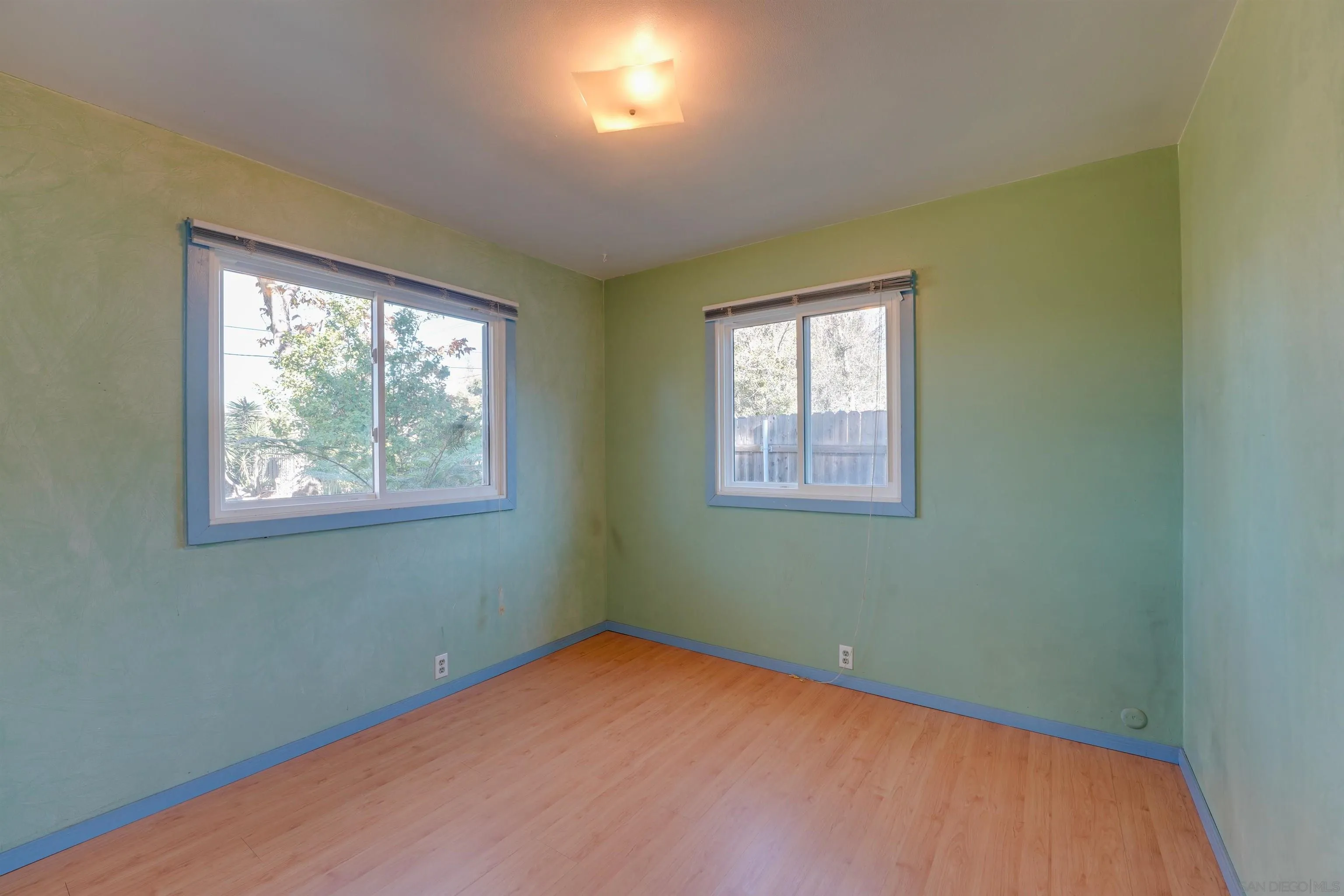 14153 Ezra Ln