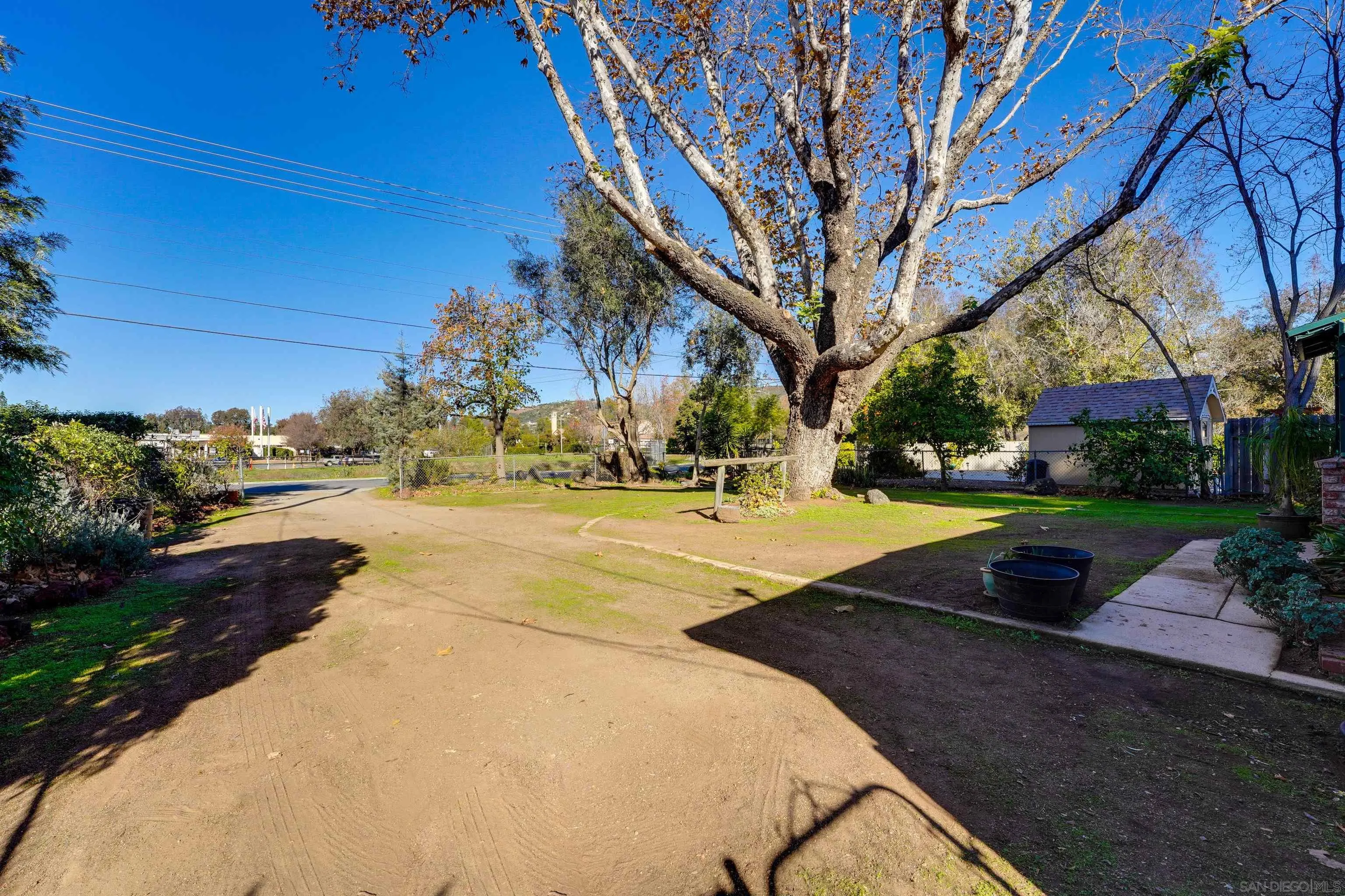 14153 Ezra Ln