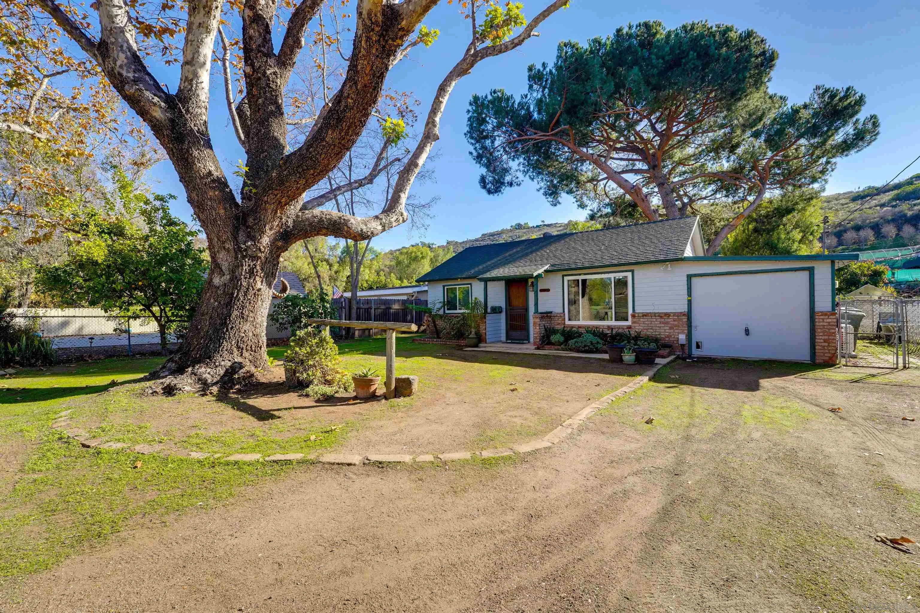 14153 Ezra Ln