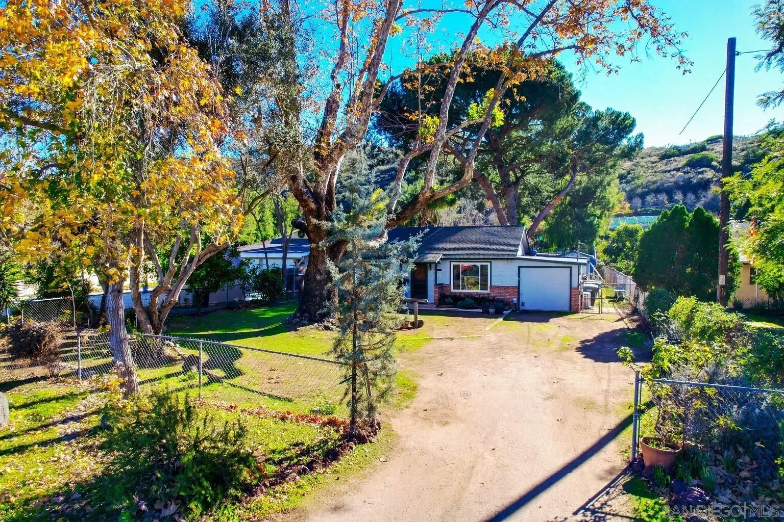 14153 Ezra Ln