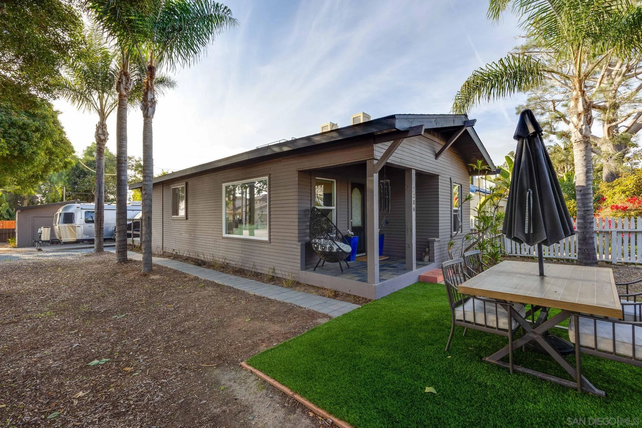 2386 Newport Avenue