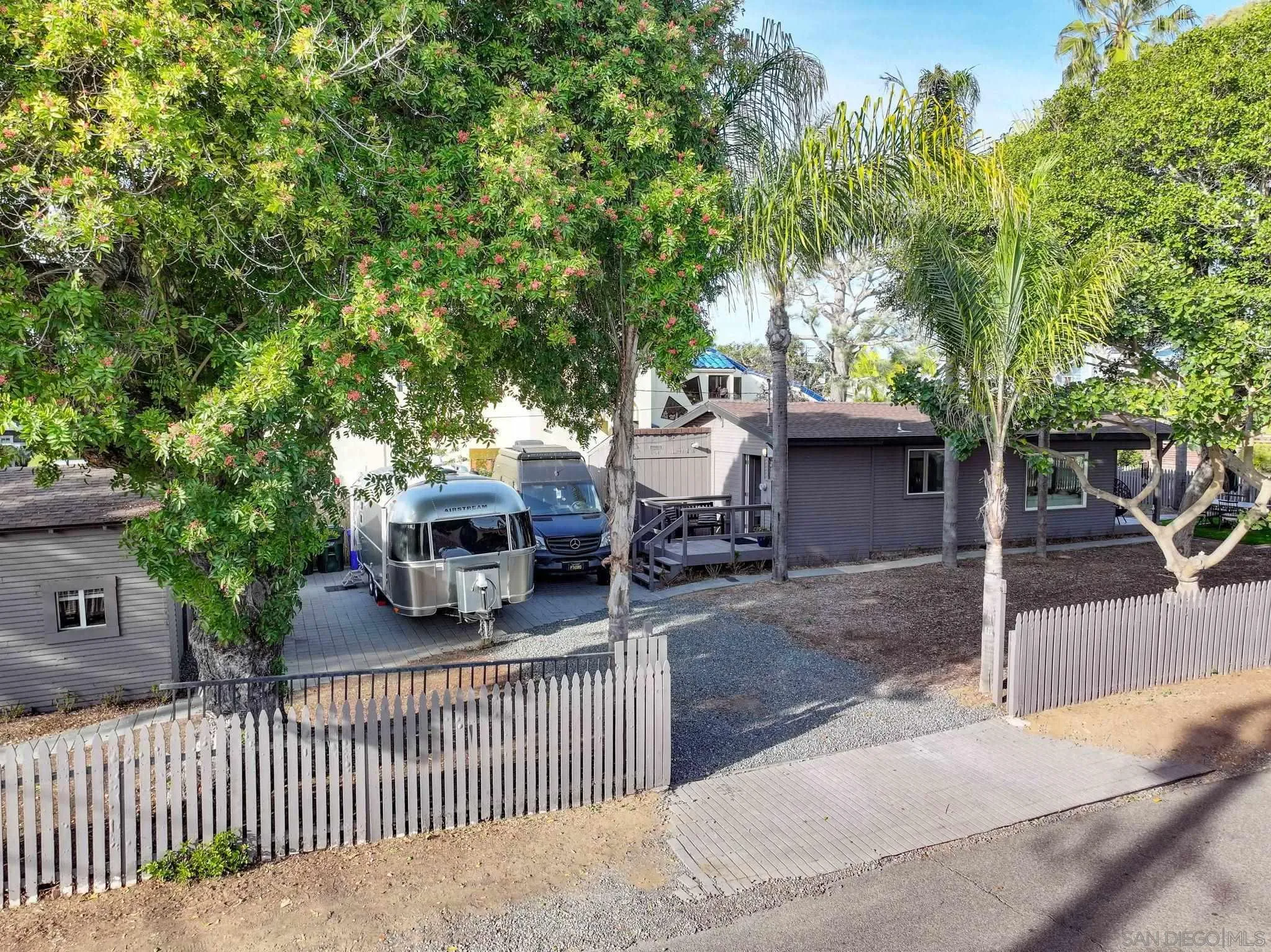 2386 Newport Avenue