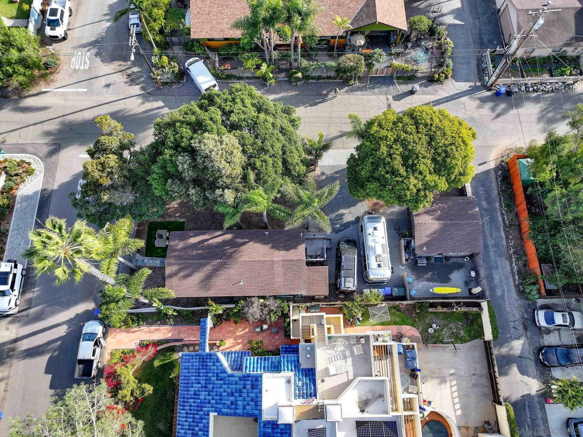 2386 Newport Avenue