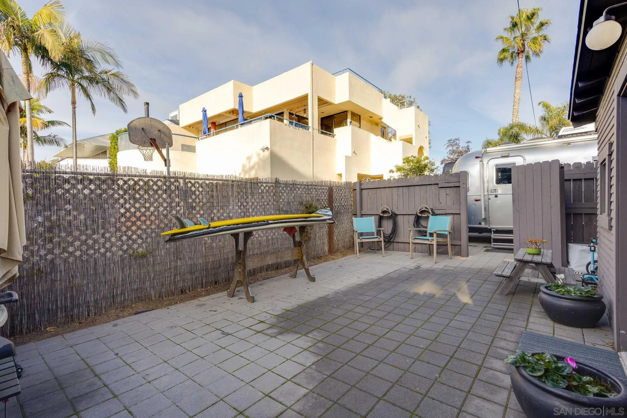 2386 Newport Avenue