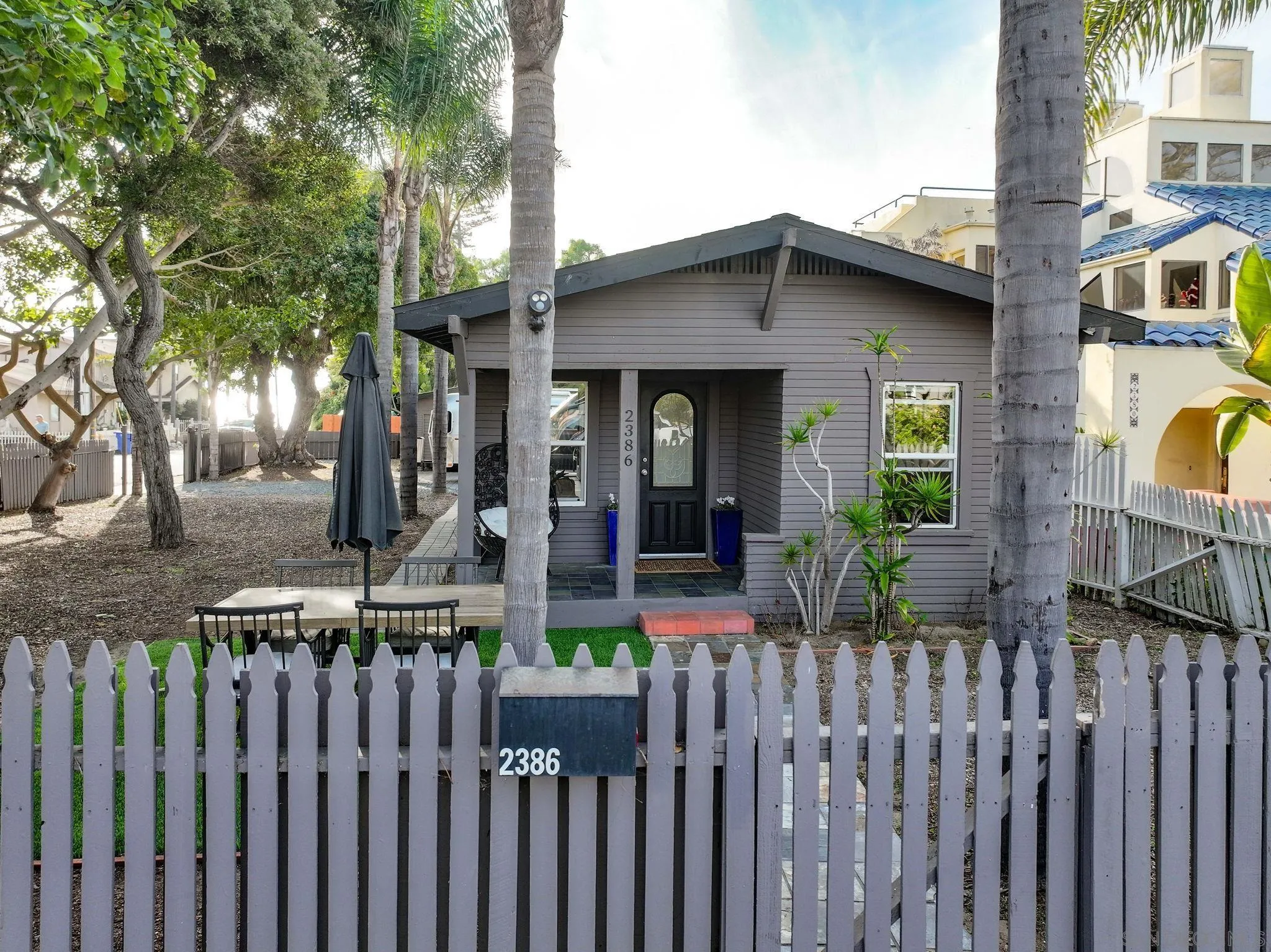 2386 Newport Avenue