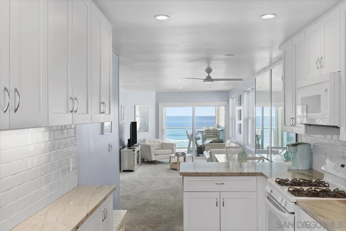 3755 Ocean Front Walk Unit 18