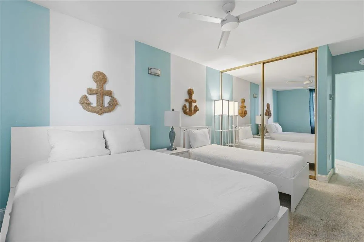 3755 Ocean Front Walk Unit 18