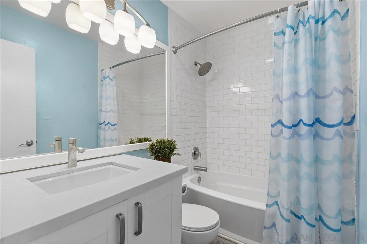 3755 Ocean Front Walk Unit 18