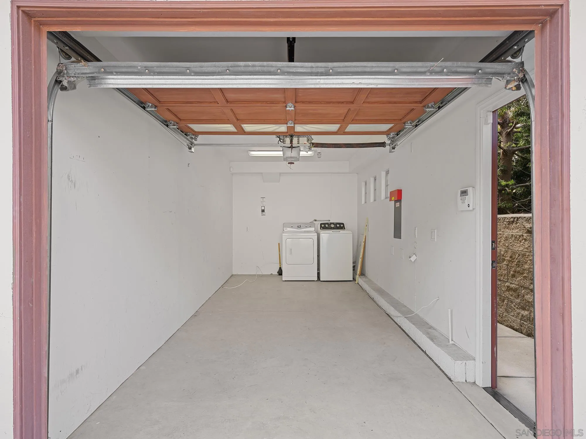 2265 Manchester Ave (and 2265a)