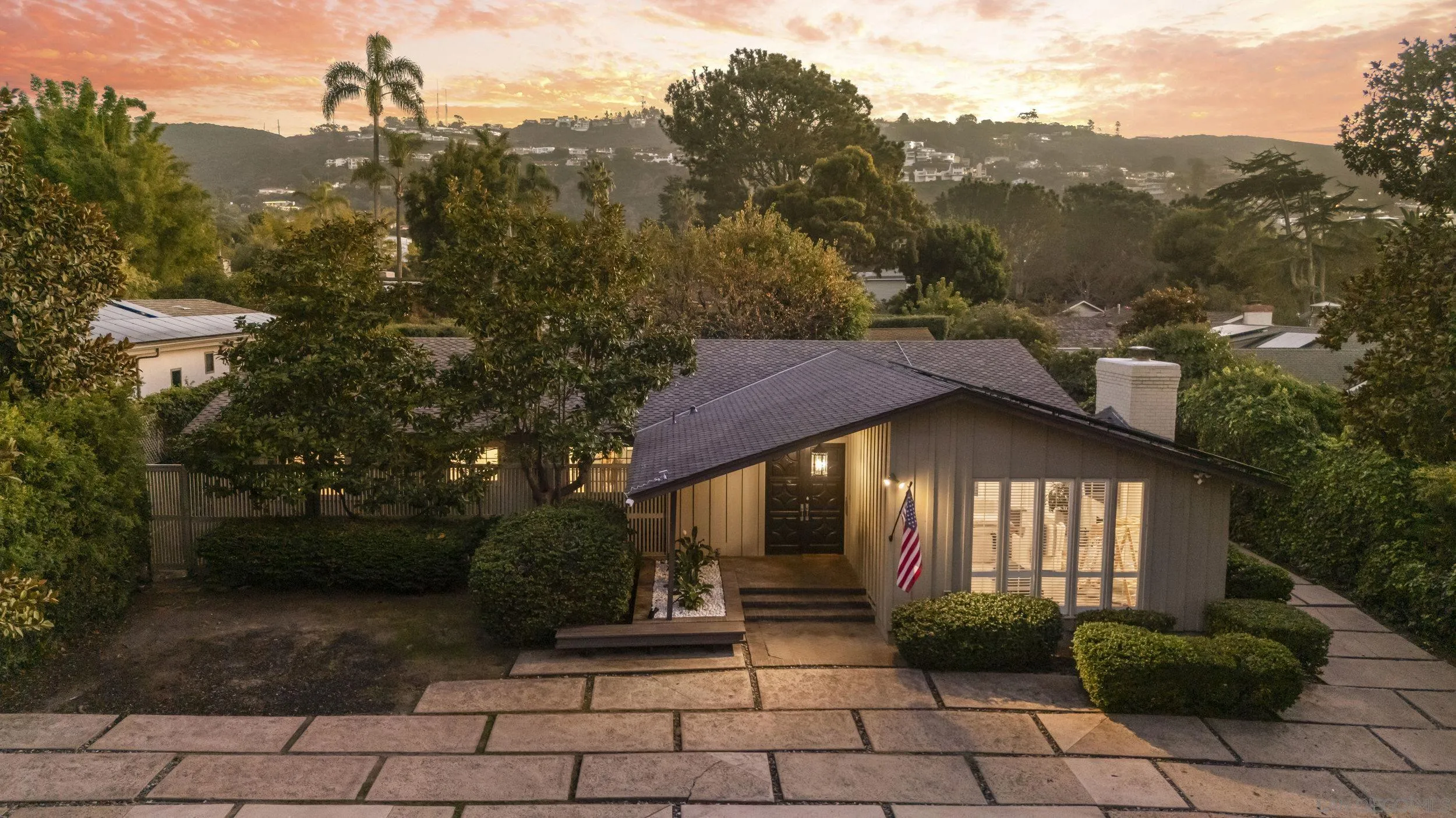 2315 Avenida De La Playa