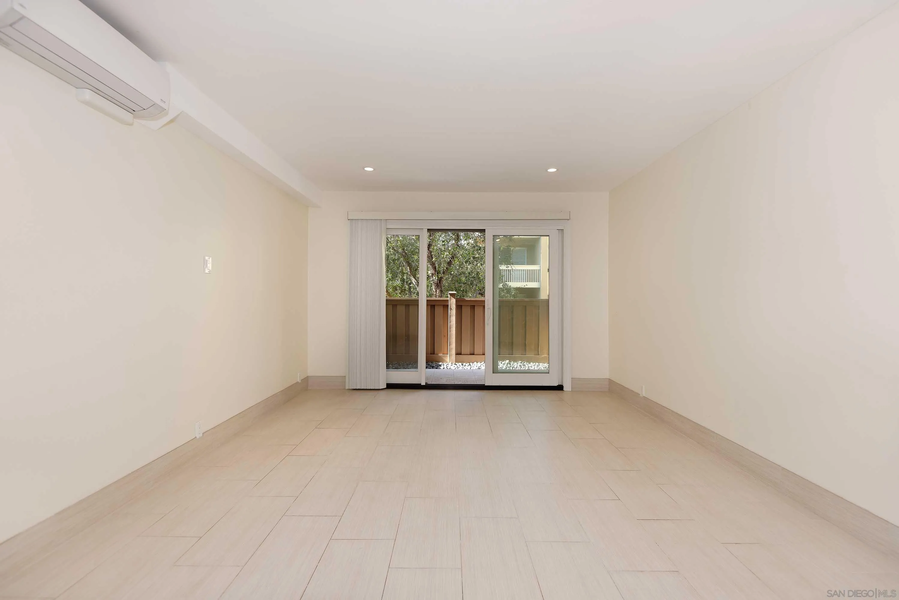 4600 Lamont St Unit 102