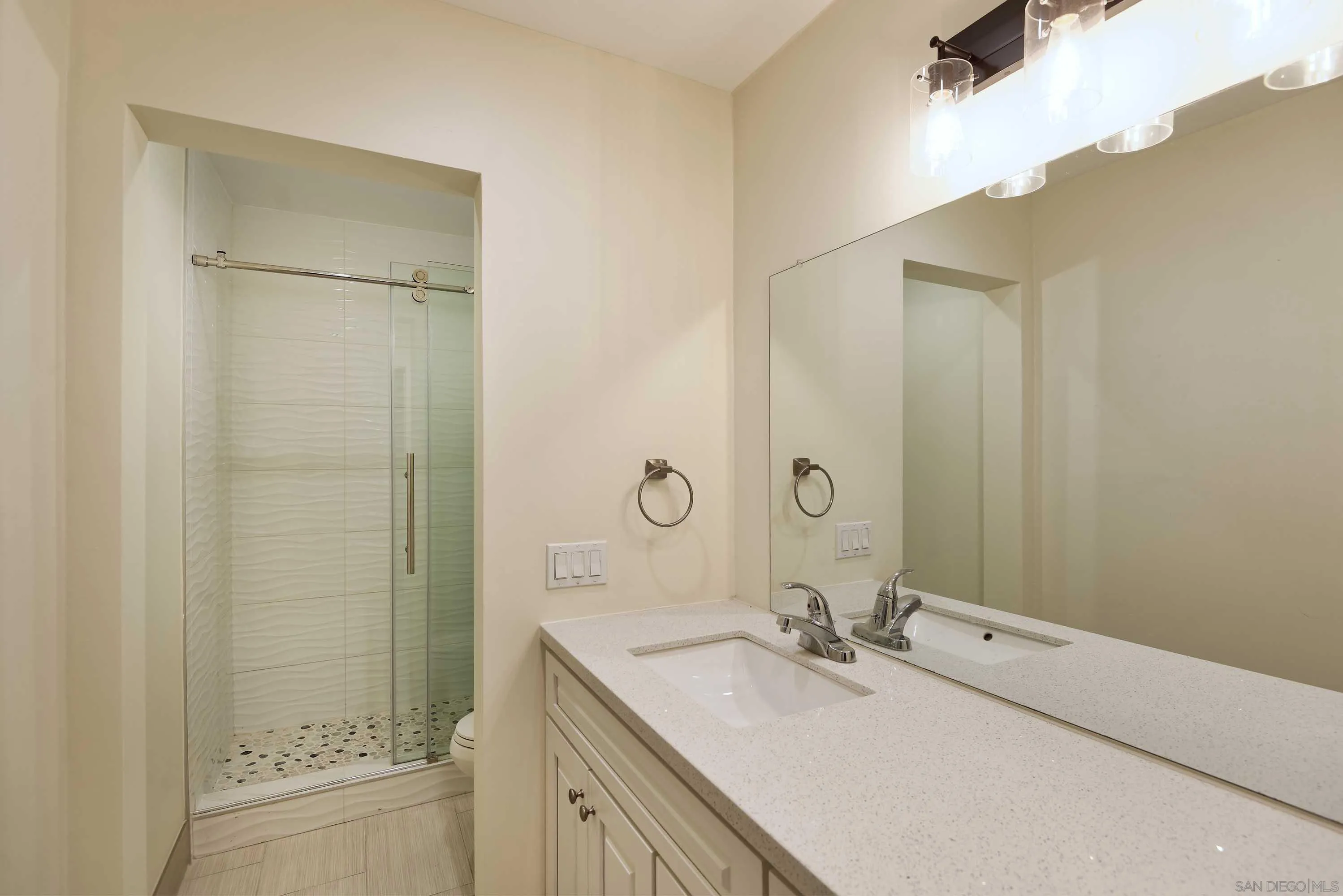 4600 Lamont St Unit 102