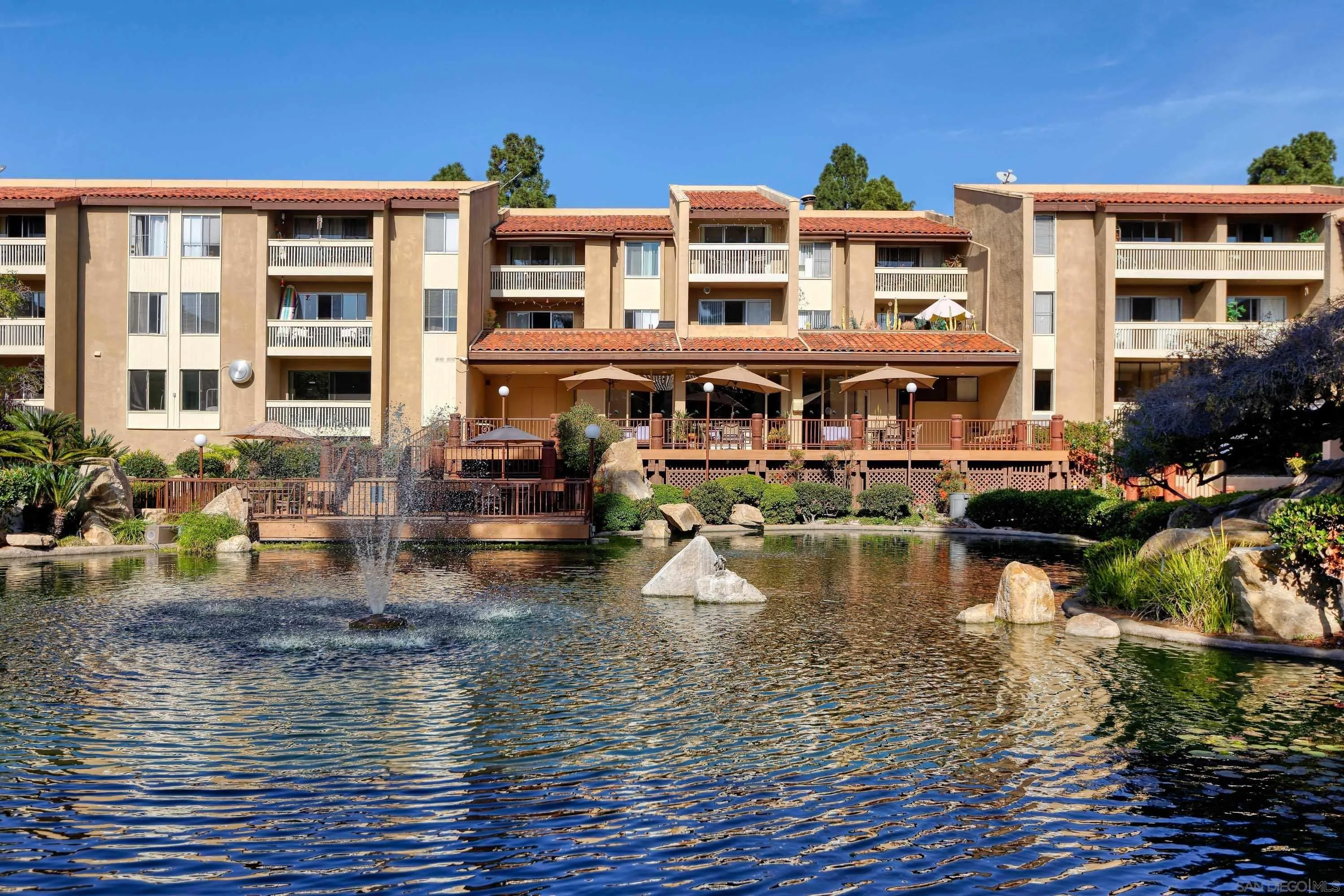 4600 Lamont St Unit 102