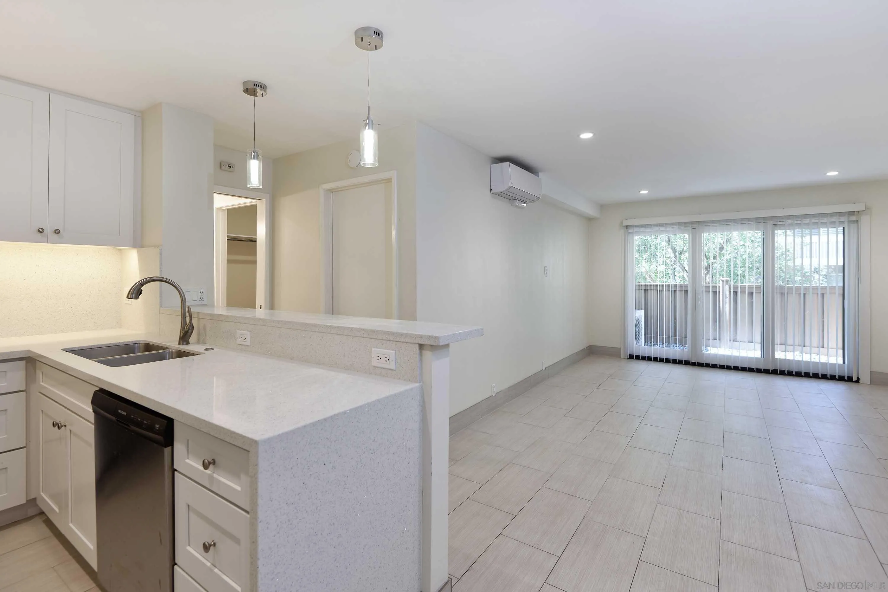 4600 Lamont St Unit 102