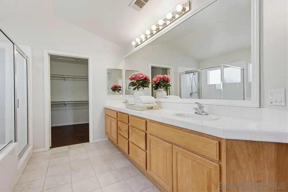 5423 Foxtail Loop