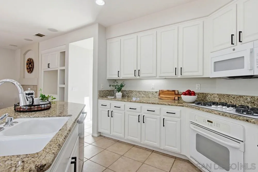 5423 Foxtail Loop