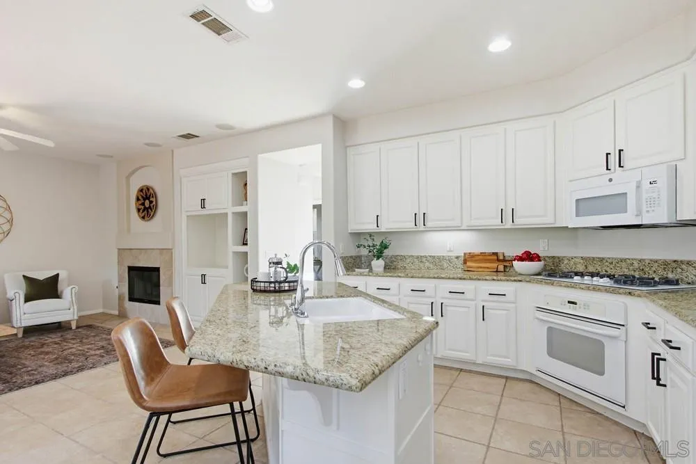 5423 Foxtail Loop