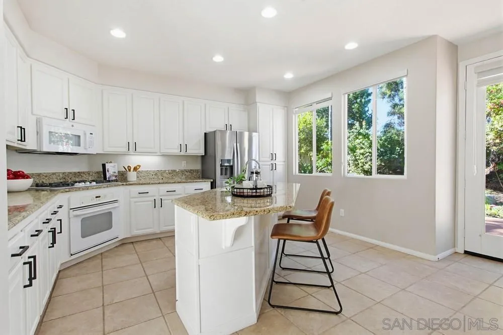 5423 Foxtail Loop