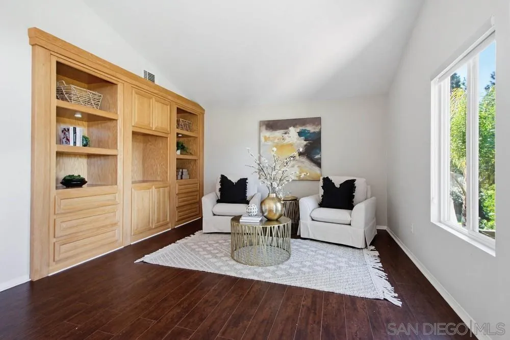 5423 Foxtail Loop