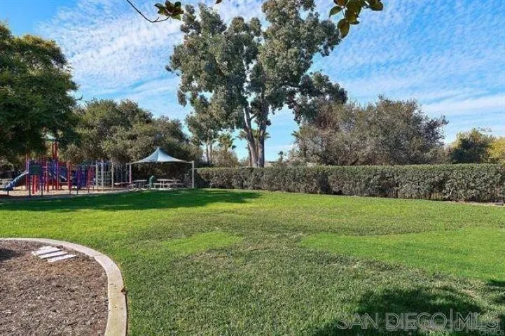 5423 Foxtail Loop