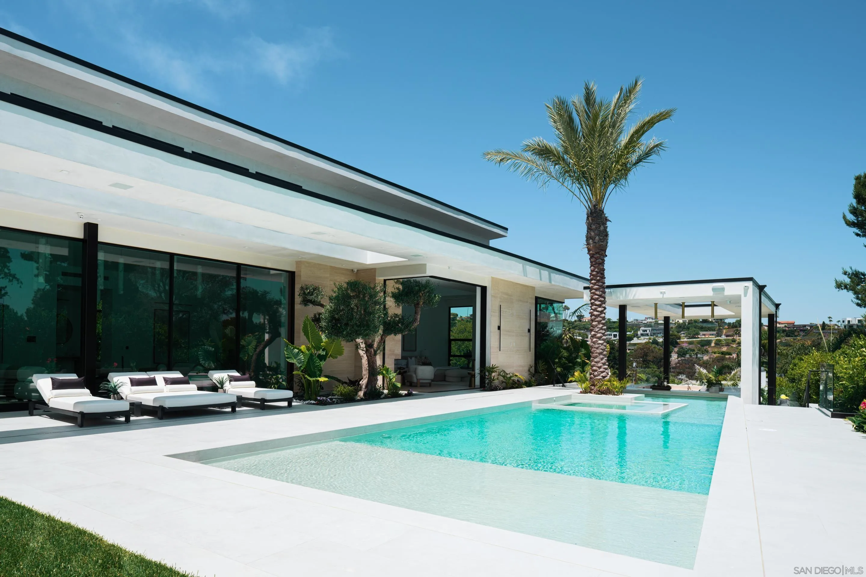 6283 La Jolla Scenic Drive S