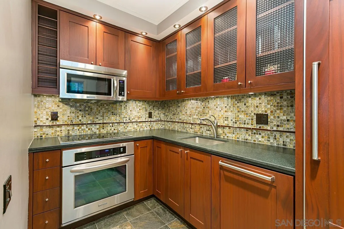 500 W W Harbor Dr Unit 107