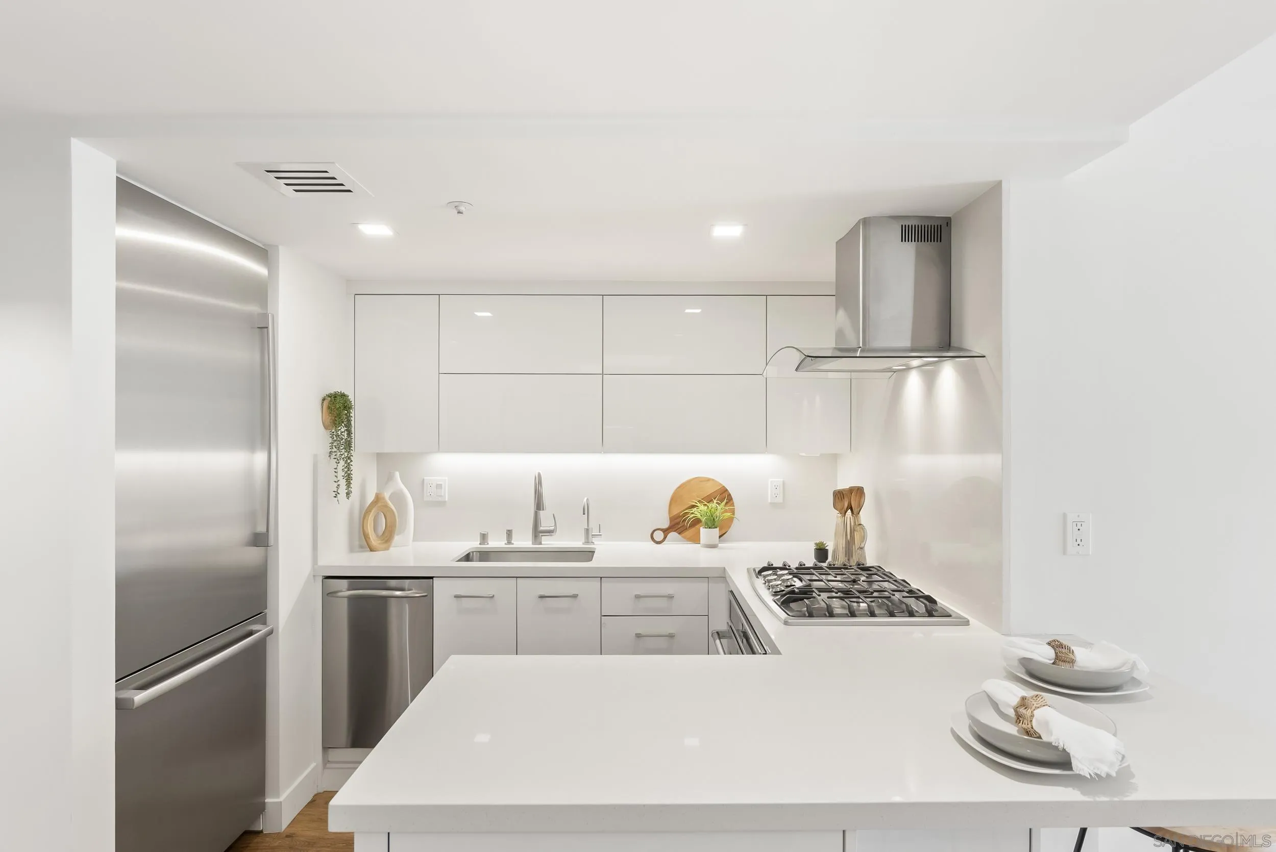 500 W W Harbor Dr Unit 107