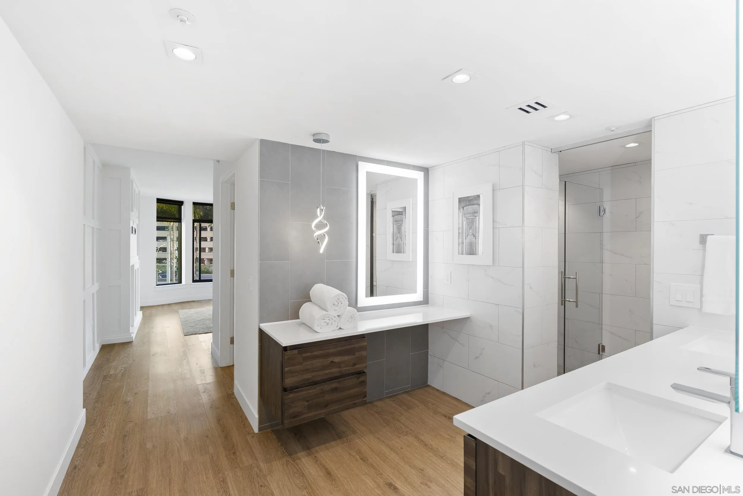 500 W W Harbor Dr Unit 107