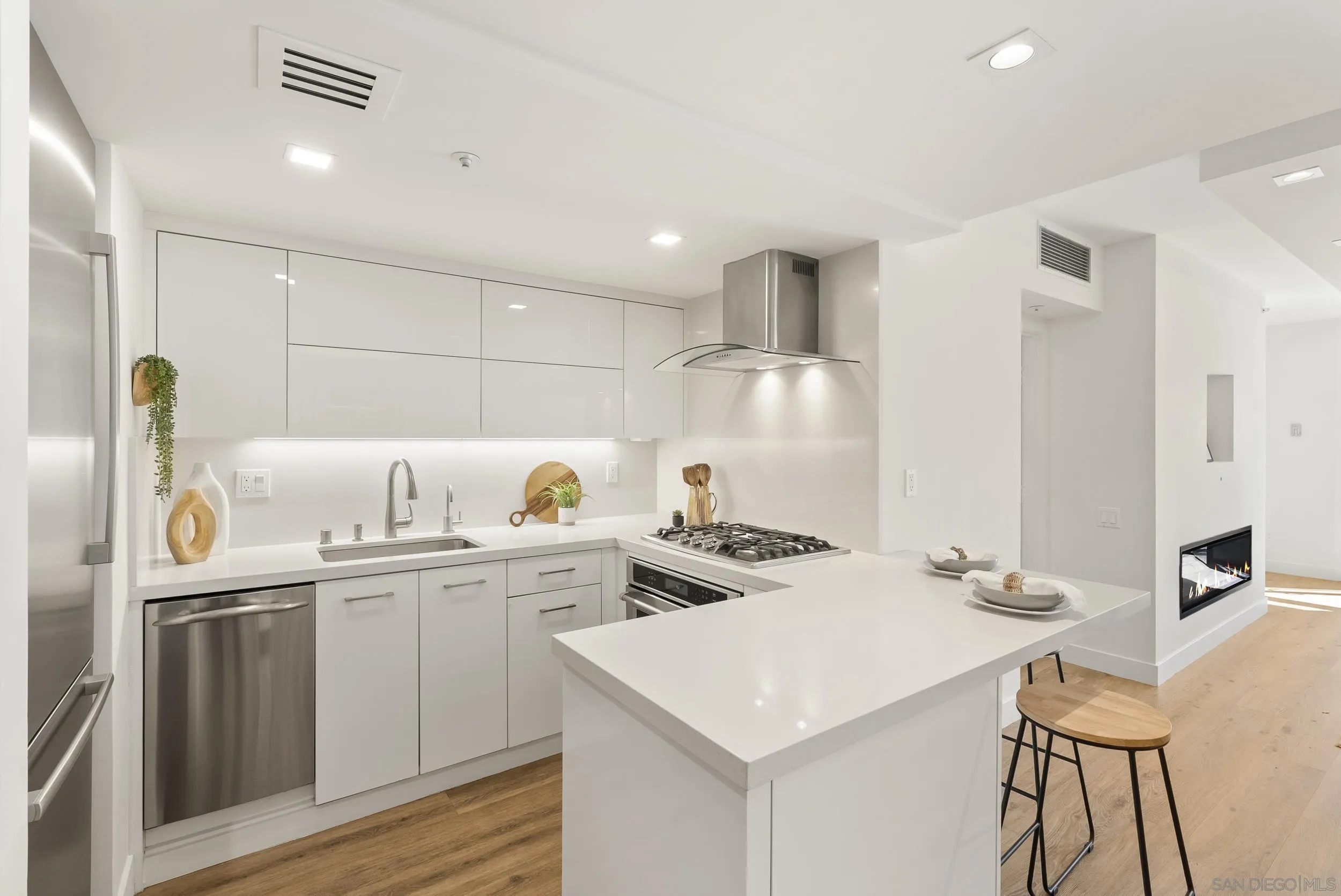 500 W W Harbor Dr Unit 107