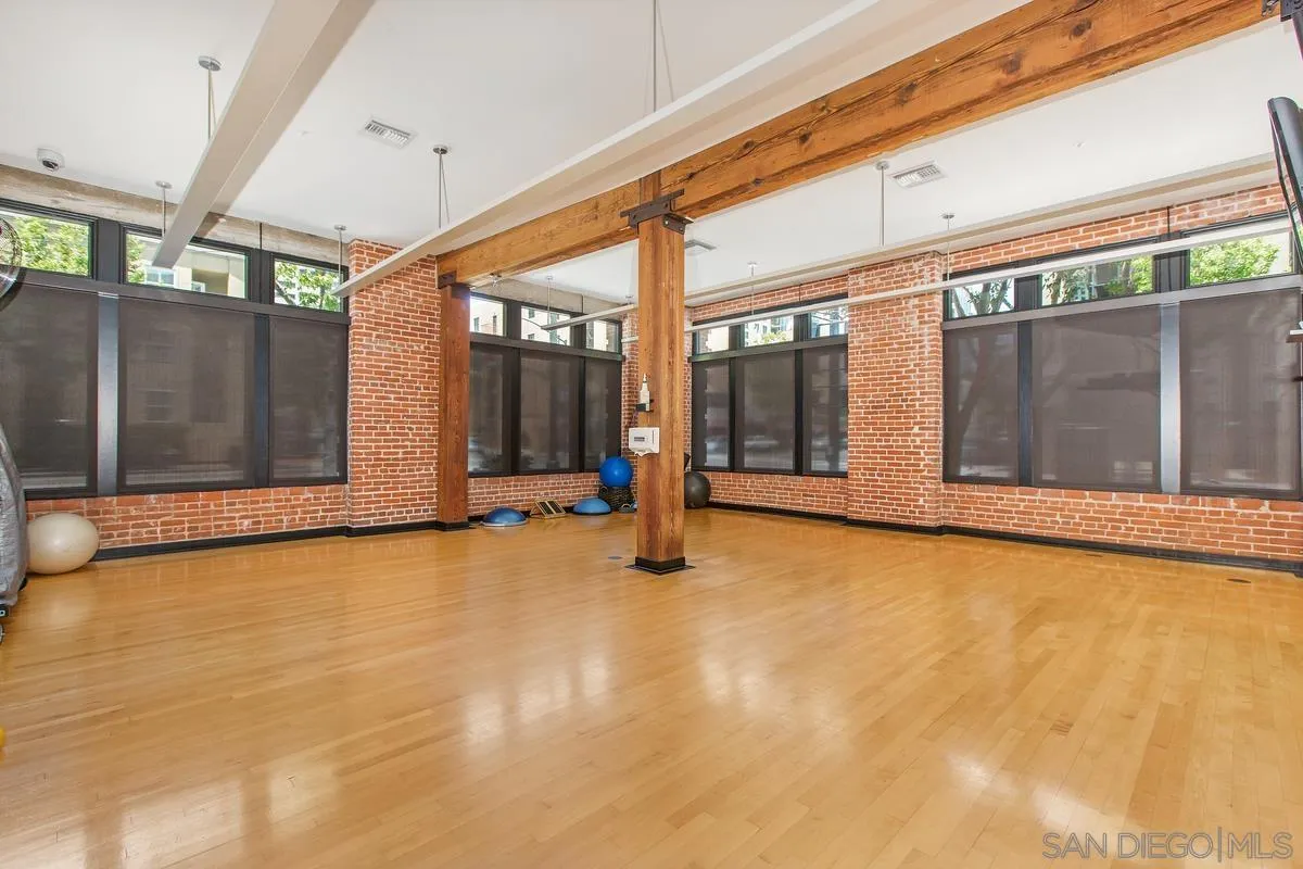 500 W W Harbor Dr Unit 107