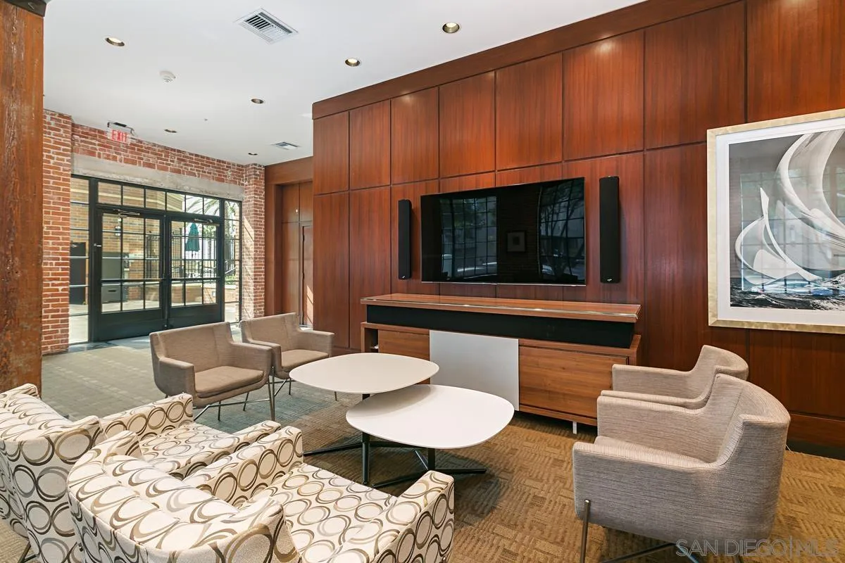 500 W W Harbor Dr Unit 107