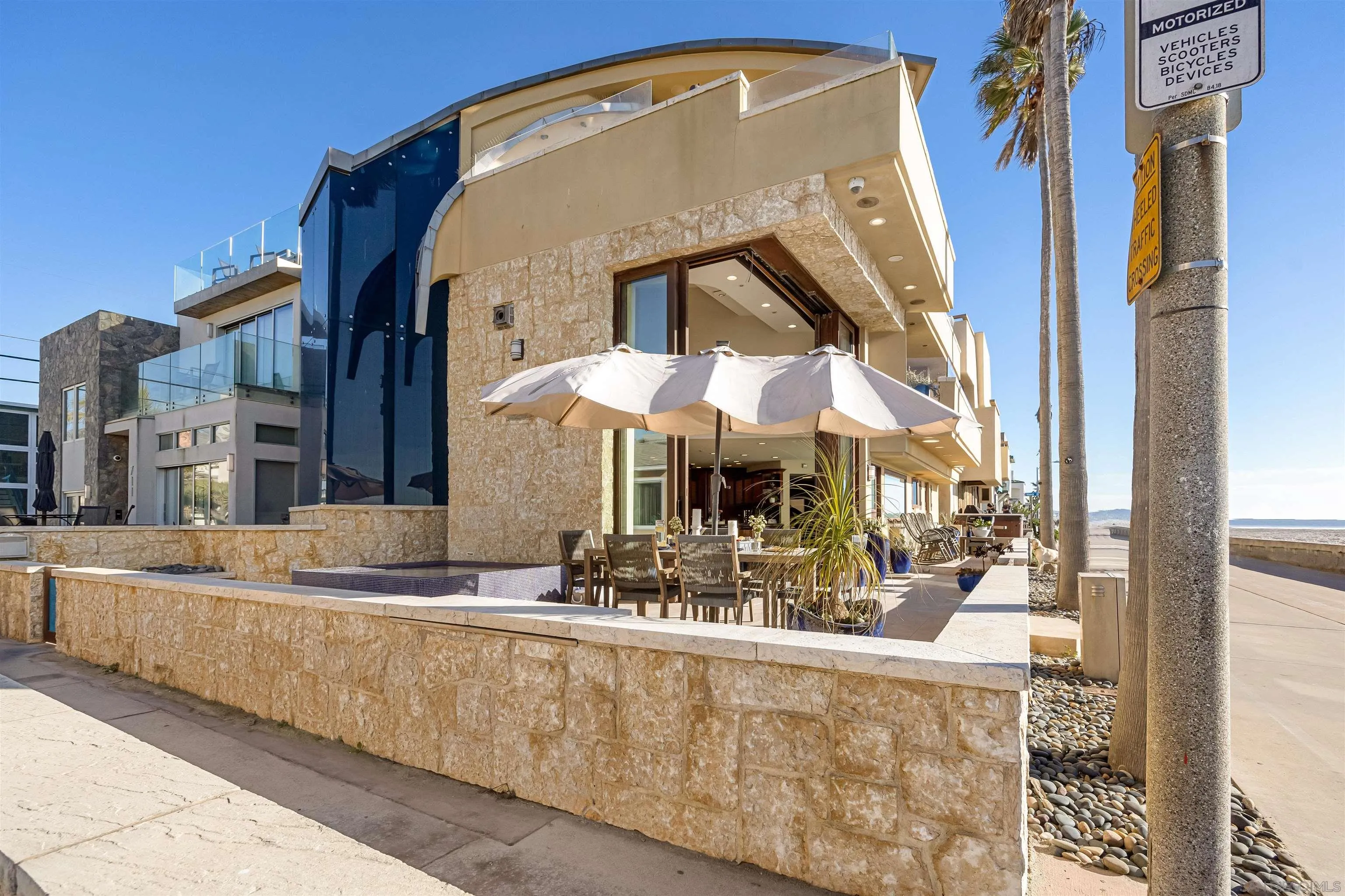 3921 Ocean Front Walk