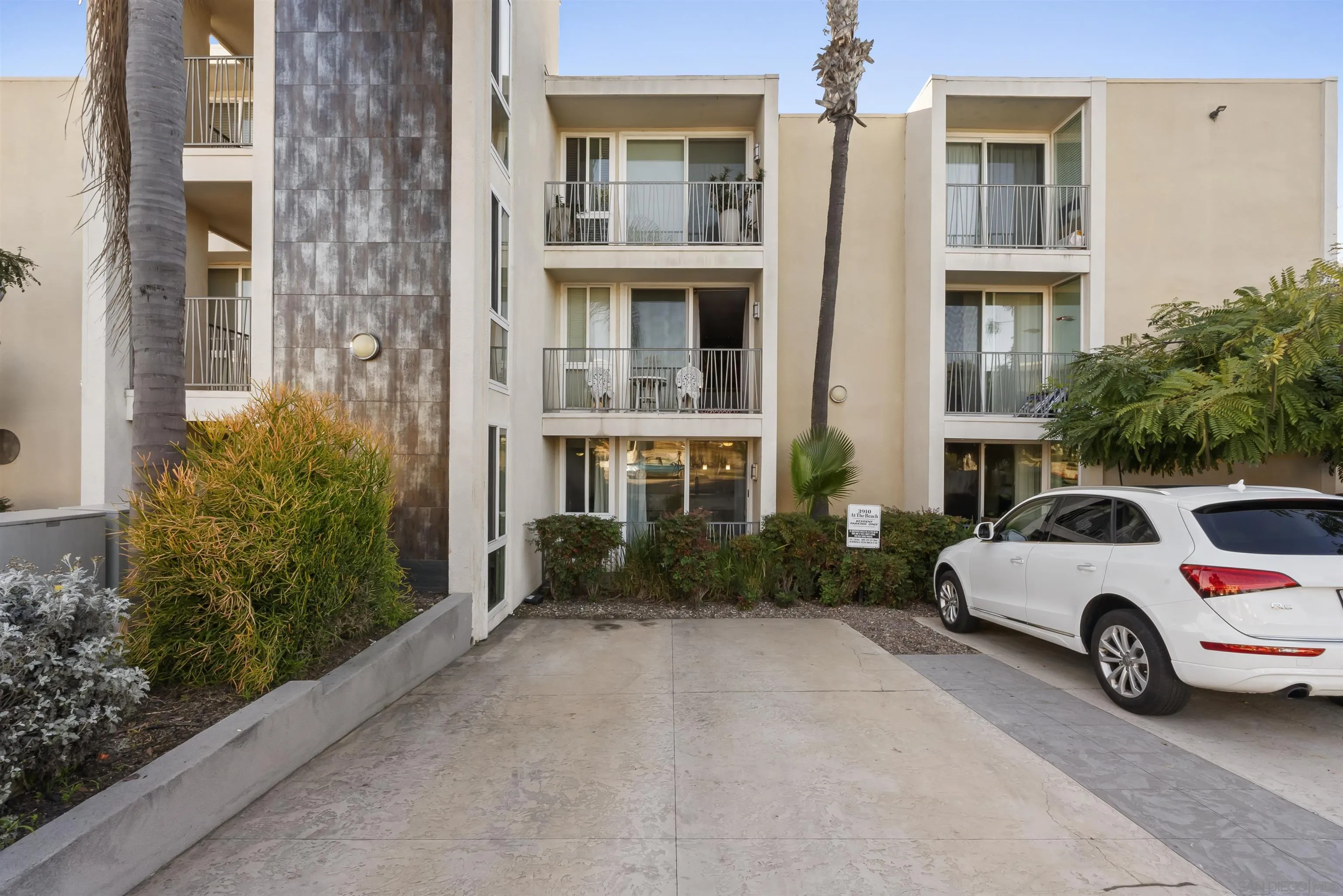 3910 Haines St Unit 106