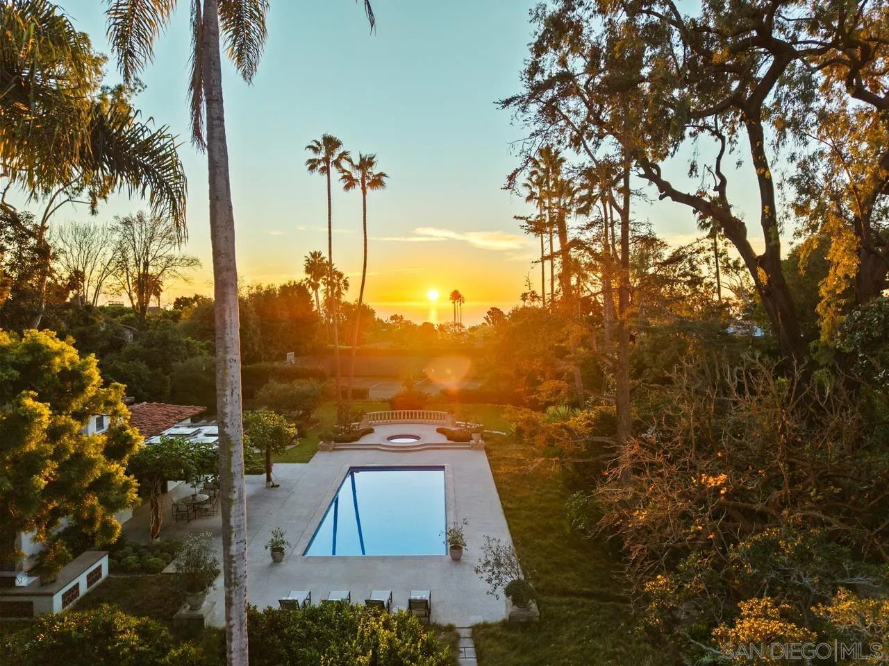 1205 Muirlands Dr