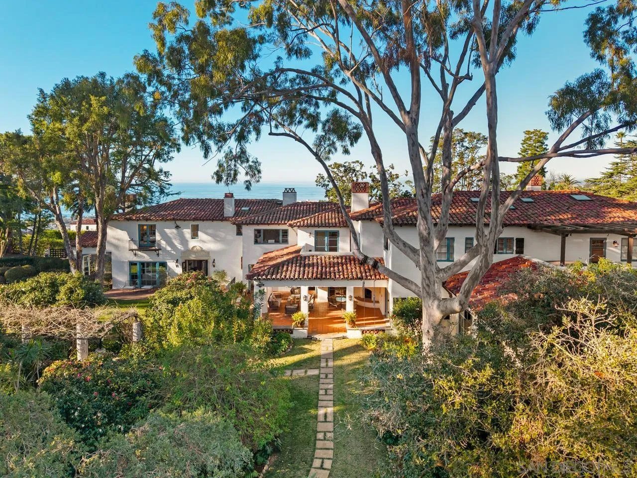 1205 Muirlands Dr