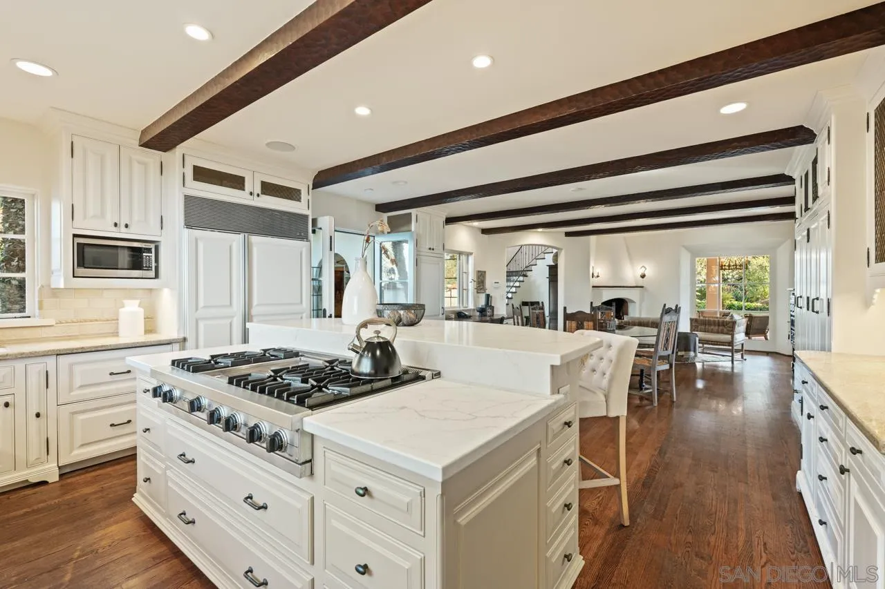 1205 Muirlands Dr