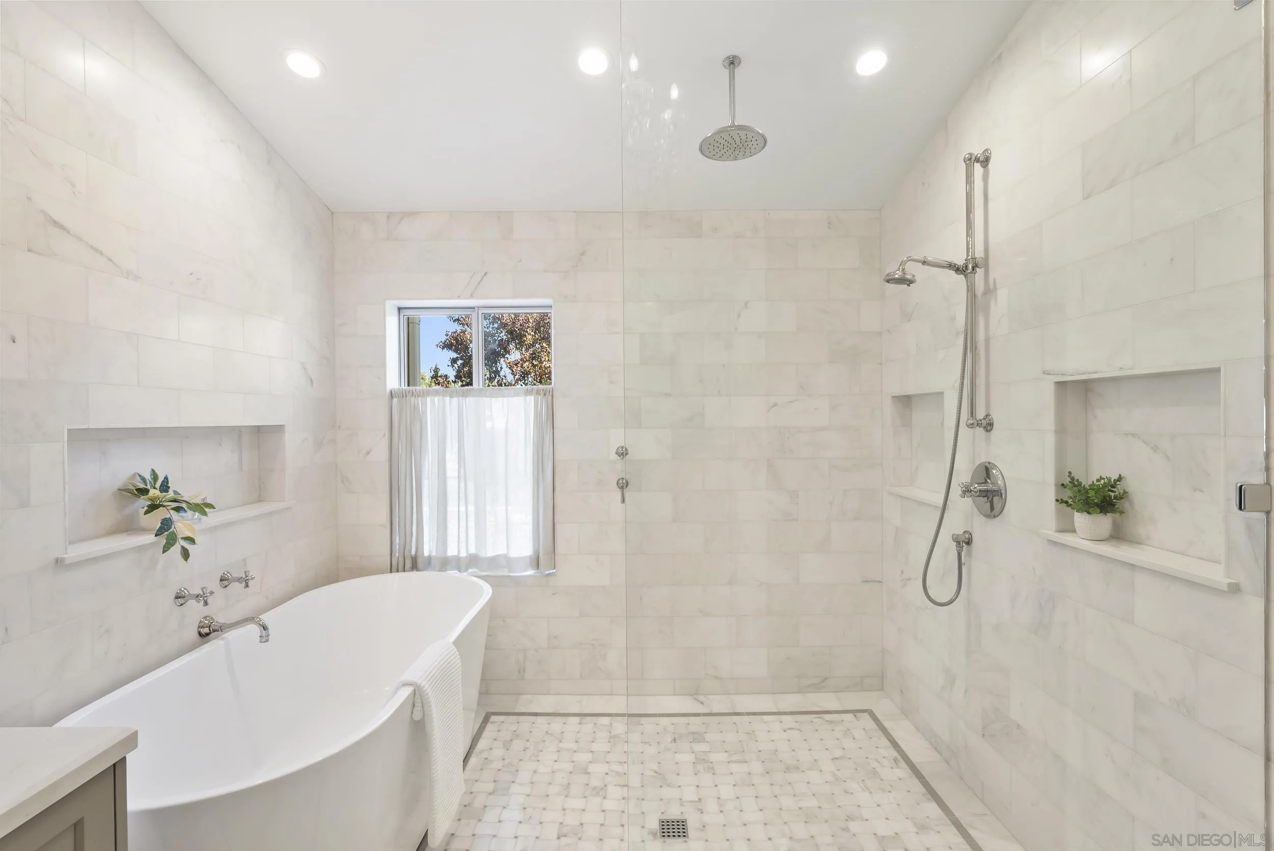 5143 Renaissance Ave Unit B