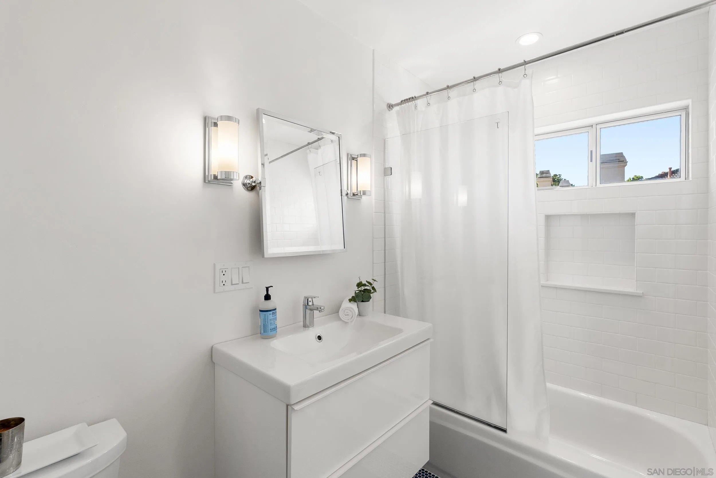 5143 Renaissance Ave Unit B