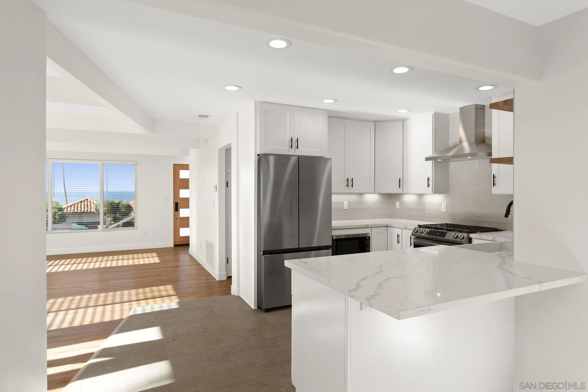 725 Coast Boulevard S