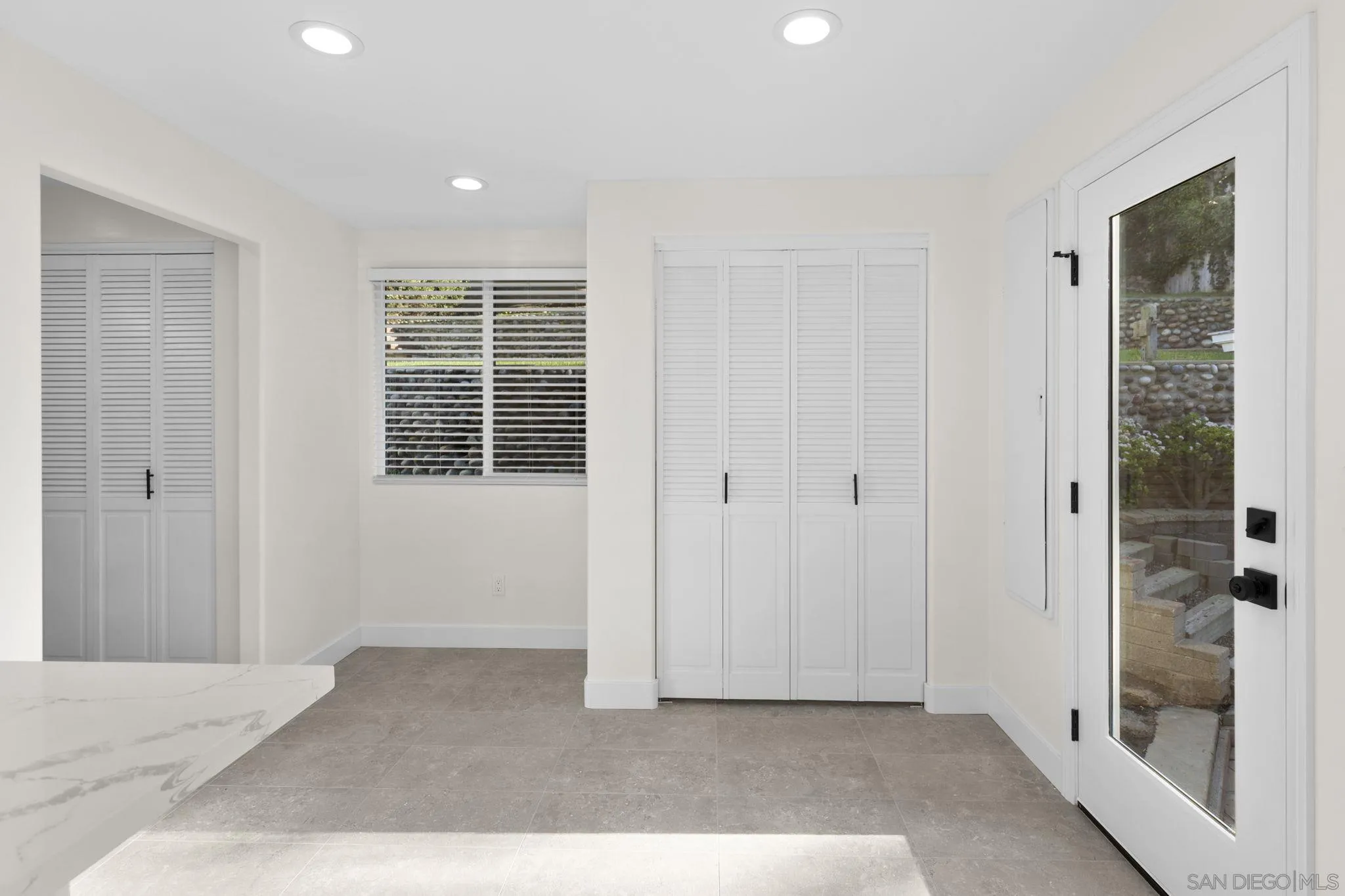 725 Coast Boulevard S