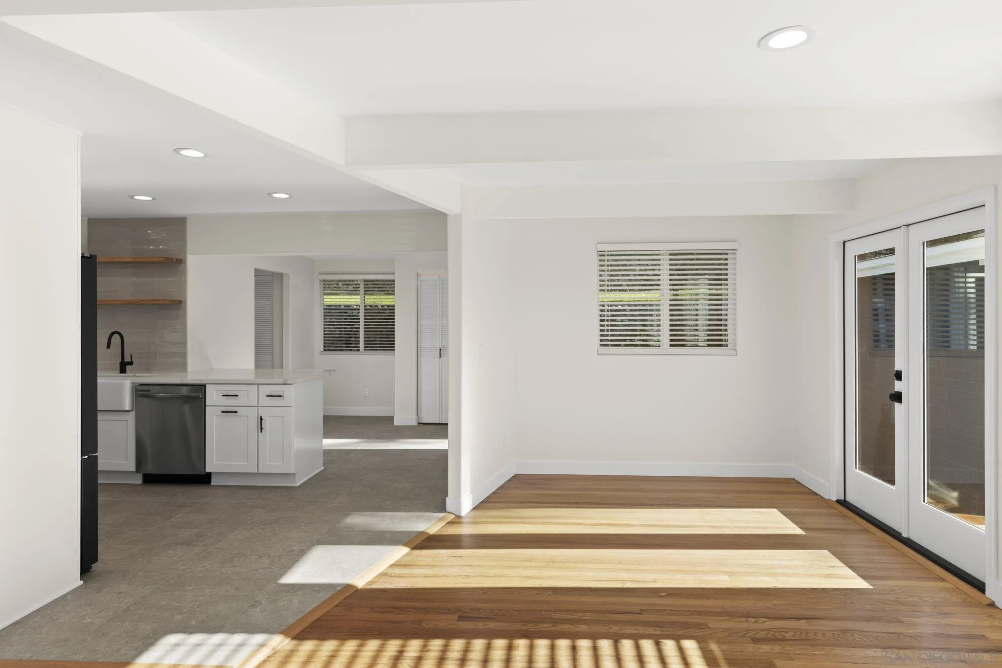 725 Coast Boulevard S