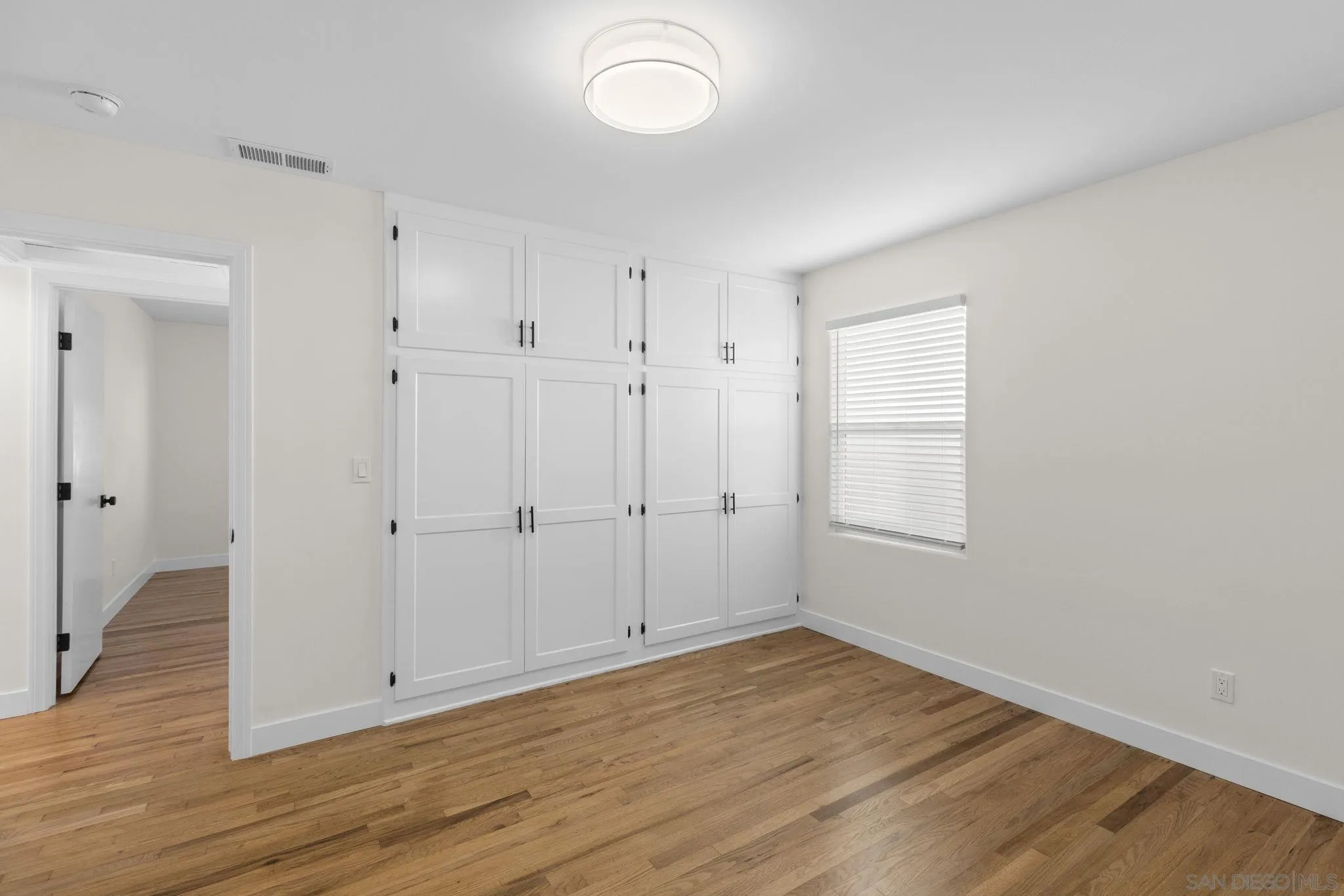 725 Coast Boulevard S