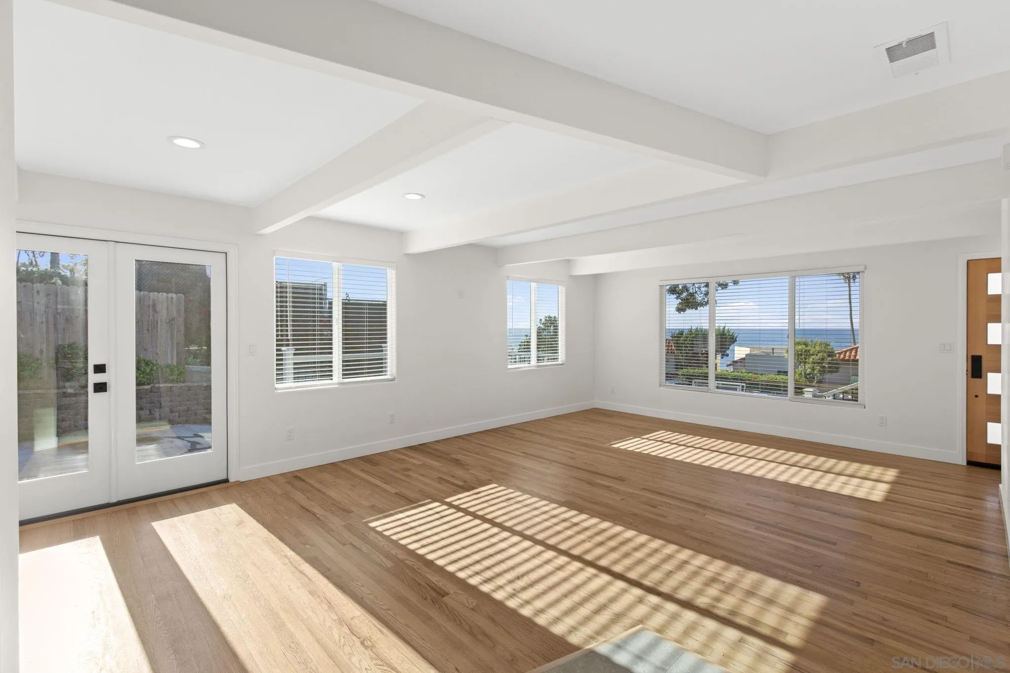 725 Coast Boulevard S